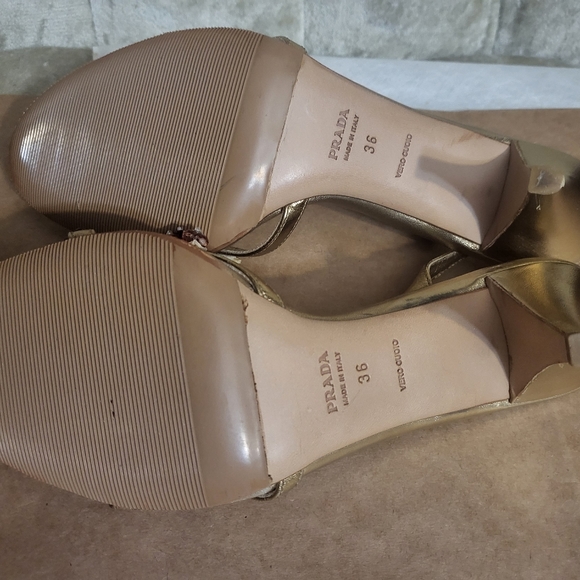 Authentic Prada metalic gold with crystals sandal - Picture 7 of 8